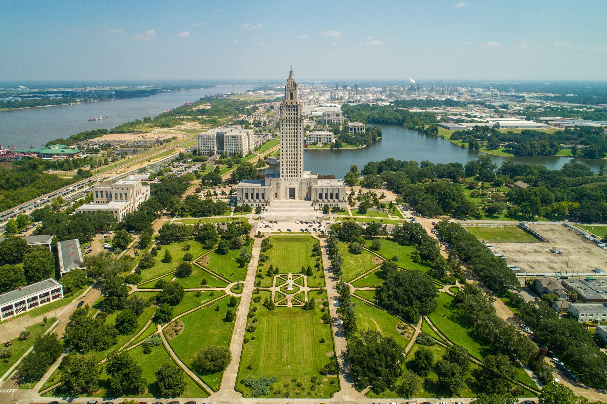aerial view of baton rouge state house